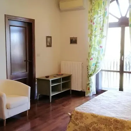 شقة Quadrilocale Glicine