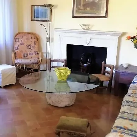 شقة Quadrilocale Glicine مارشيللي